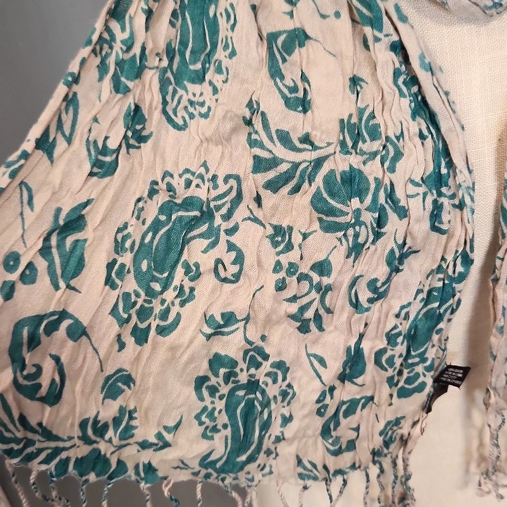 JC Penny Boho Paisley Print Fringe Detail Art To Wear Festival Wrap Scarf